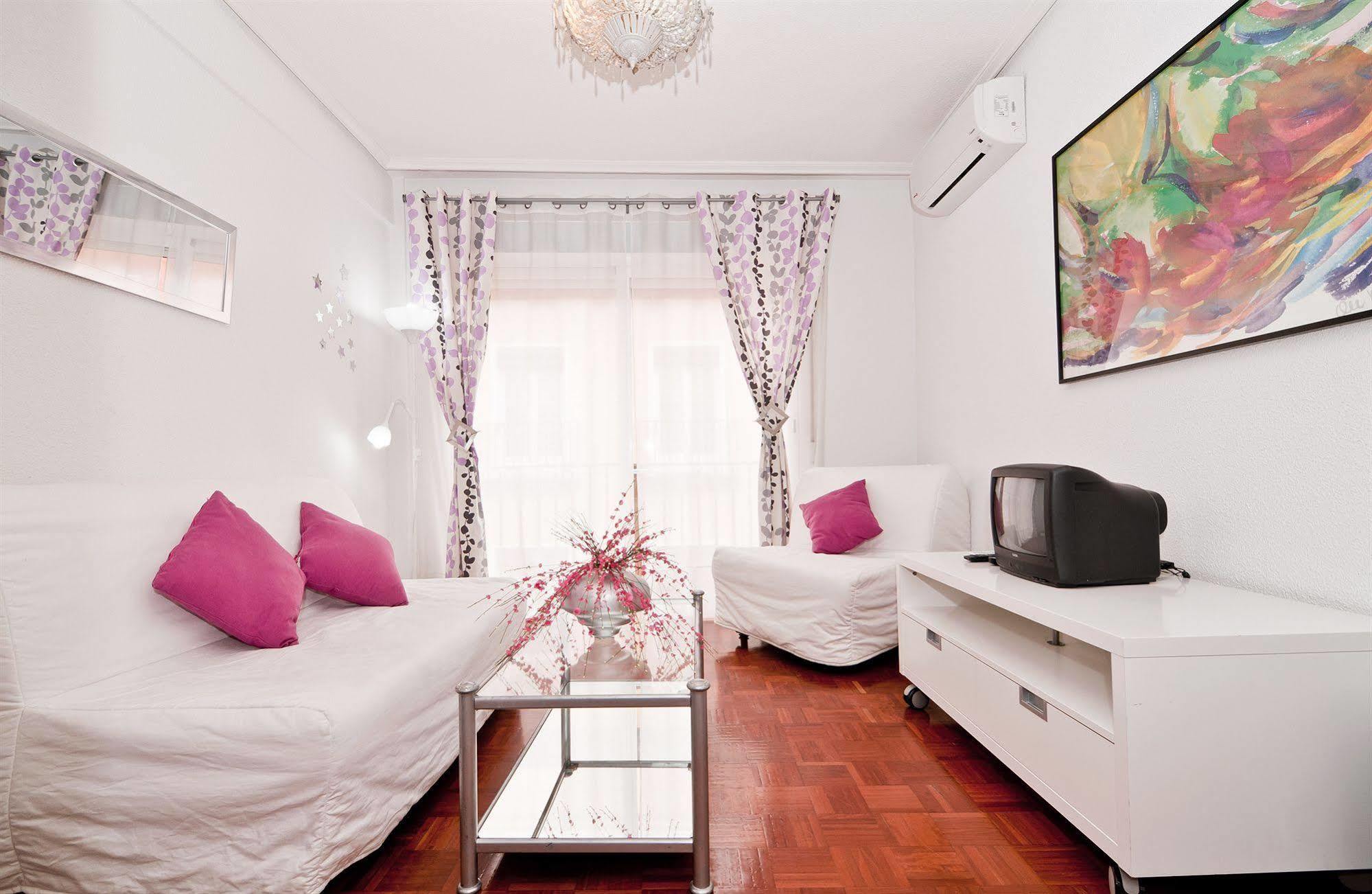 Apartamentos Aqui Me Quedo Madri Exterior foto